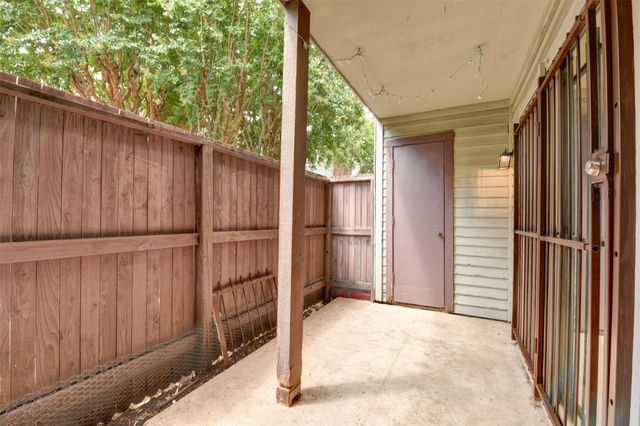 9350 Country Creek Drive 50, Houston, TX 77036