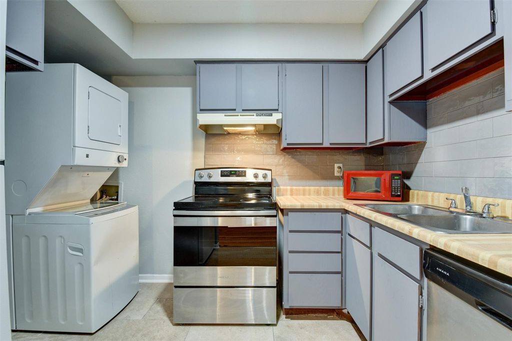 9350 Country Creek Drive 50, Houston, TX 77036