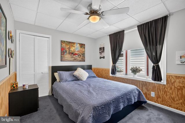 4 BLACKS TER, Paulsboro, NJ 08066