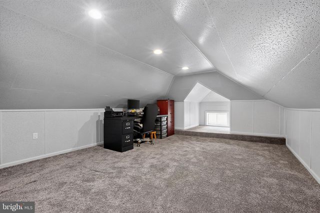 4 BLACKS TER, Paulsboro, NJ 08066