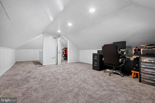 4 BLACKS TER, Paulsboro, NJ 08066