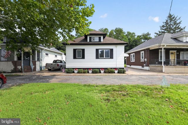 4 BLACKS TER, Paulsboro, NJ 08066