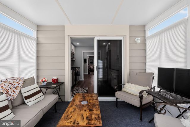 4 BLACKS TER, Paulsboro, NJ 08066