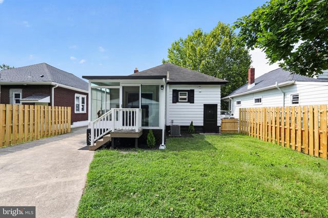 4 BLACKS TER, Paulsboro, NJ 08066