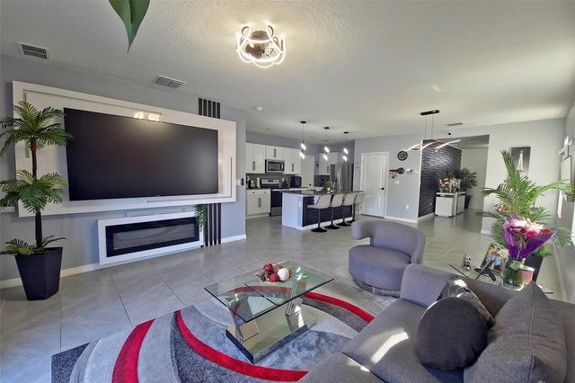 1292 CASCADES AVENUE, Davenport, FL 33837