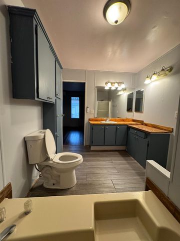 220 S Madera Ave Spc 10, Kerman, CA 93630