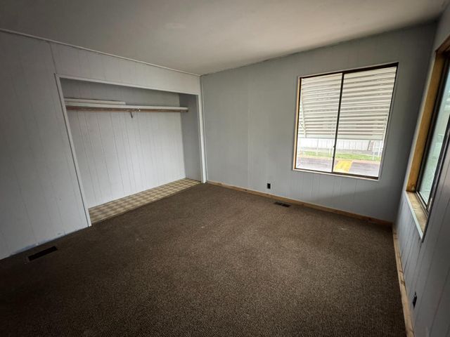 220 S Madera Ave Spc 10, Kerman, CA 93630