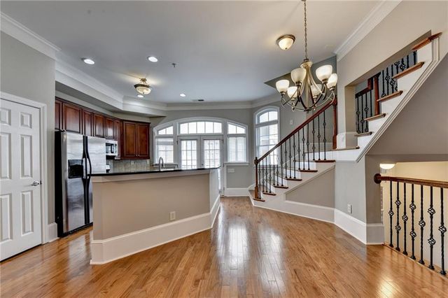 813 Clifton Heights Lane NE, Atlanta, GA 30329