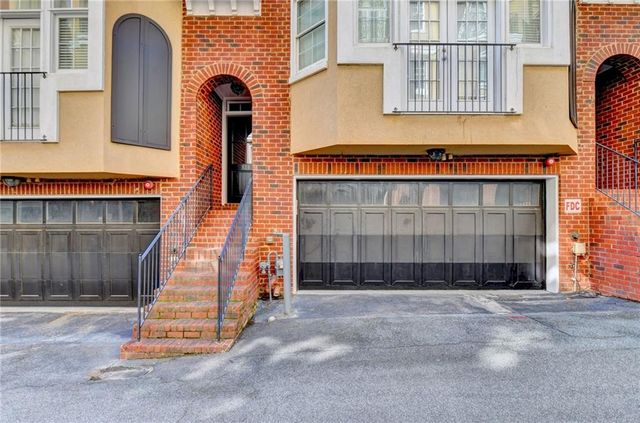 813 Clifton Heights Lane NE, Atlanta, GA 30329