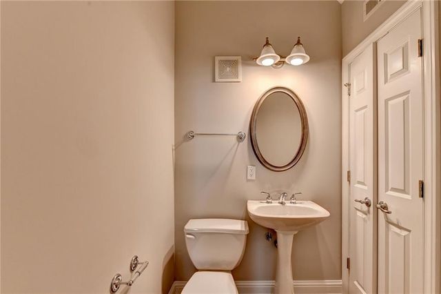 813 Clifton Heights Lane NE, Atlanta, GA 30329