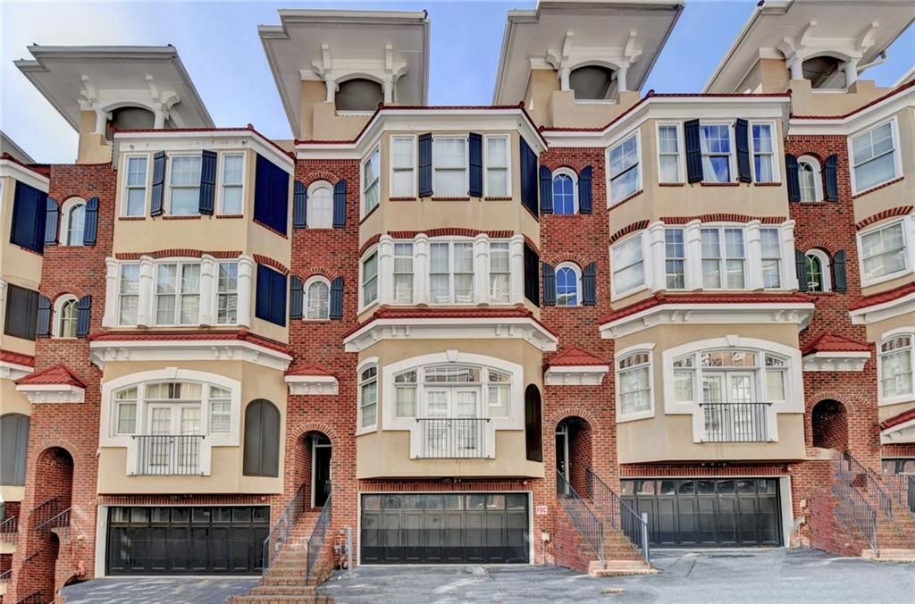 813 Clifton Heights Lane NE, Atlanta, GA 30329