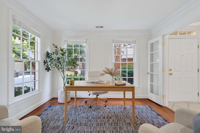 1221 ROUNDHOUSE LN, Alexandria, VA 22314