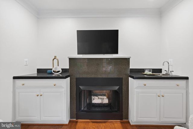 1221 ROUNDHOUSE LN, Alexandria, VA 22314