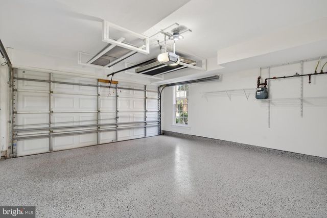 1221 ROUNDHOUSE LN, Alexandria, VA 22314