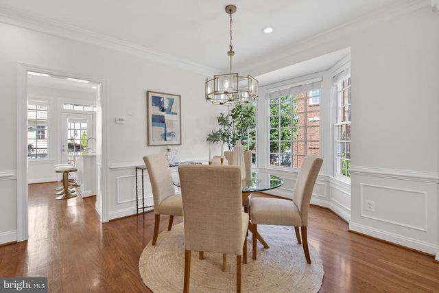 1221 ROUNDHOUSE LN, Alexandria, VA 22314