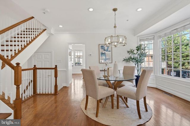 1221 ROUNDHOUSE LN, Alexandria, VA 22314