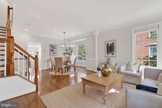 1221 ROUNDHOUSE LN, Alexandria, VA 22314