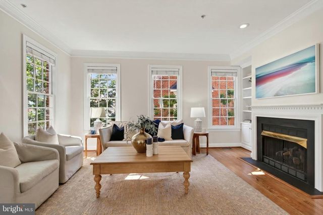 1221 ROUNDHOUSE LN, Alexandria, VA 22314