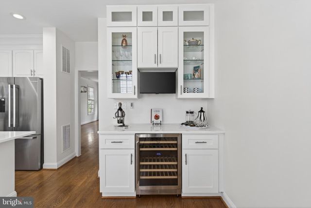 1221 ROUNDHOUSE LN, Alexandria, VA 22314