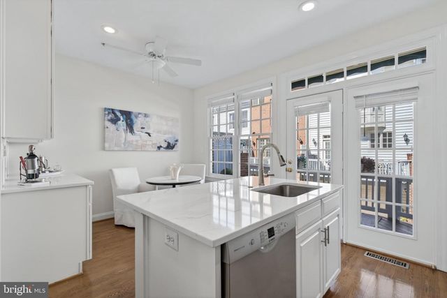 1221 ROUNDHOUSE LN, Alexandria, VA 22314