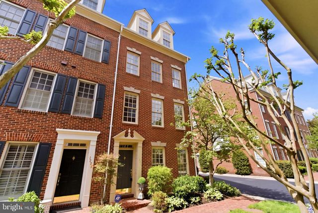 1221 ROUNDHOUSE LN, Alexandria, VA 22314