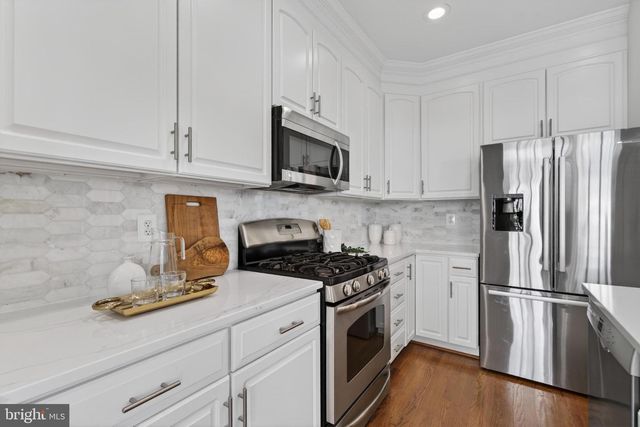 1221 ROUNDHOUSE LN, Alexandria, VA 22314
