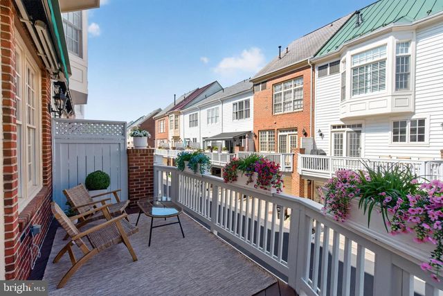 1221 ROUNDHOUSE LN, Alexandria, VA 22314