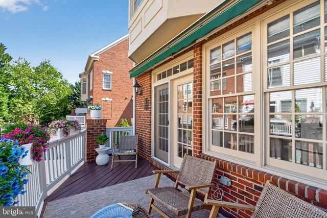 1221 ROUNDHOUSE LN, Alexandria, VA 22314