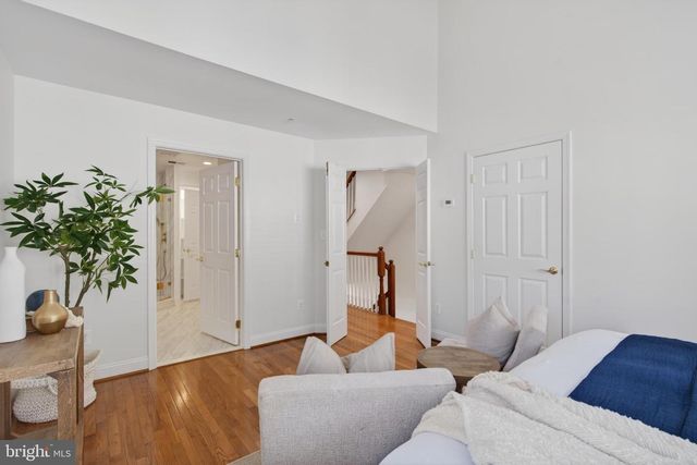 1221 ROUNDHOUSE LN, Alexandria, VA 22314