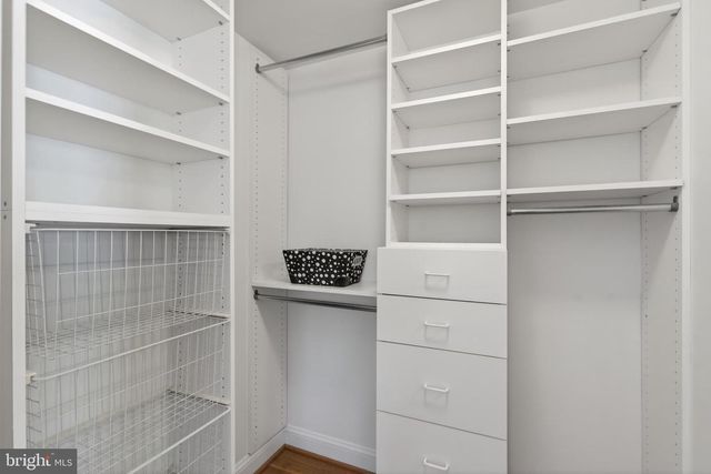 1221 ROUNDHOUSE LN, Alexandria, VA 22314