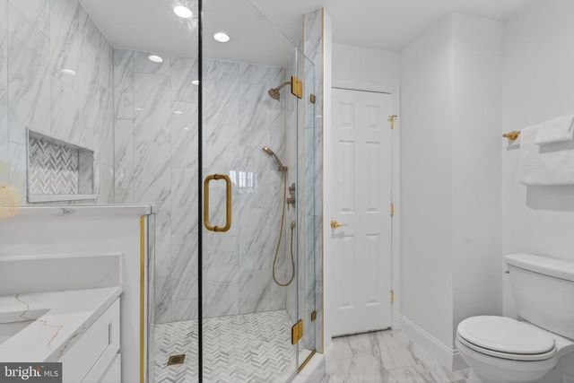 1221 ROUNDHOUSE LN, Alexandria, VA 22314