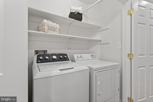 1221 ROUNDHOUSE LN, Alexandria, VA 22314