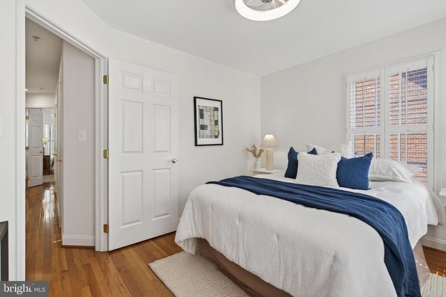 1221 ROUNDHOUSE LN, Alexandria, VA 22314