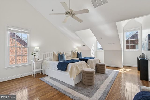 1221 ROUNDHOUSE LN, Alexandria, VA 22314
