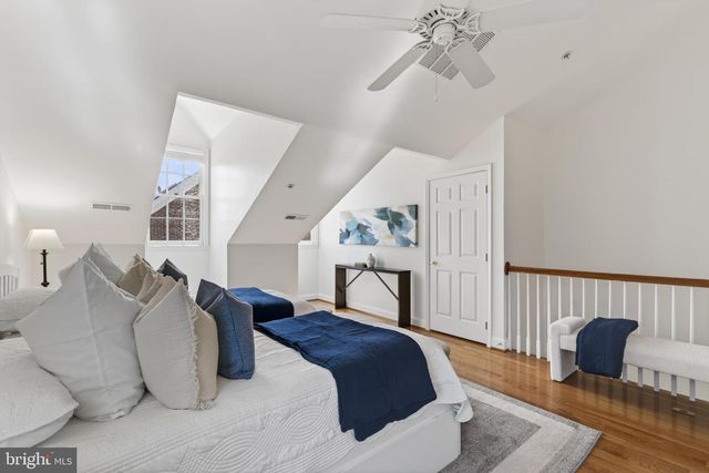 1221 ROUNDHOUSE LN, Alexandria, VA 22314