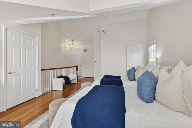 1221 ROUNDHOUSE LN, Alexandria, VA 22314