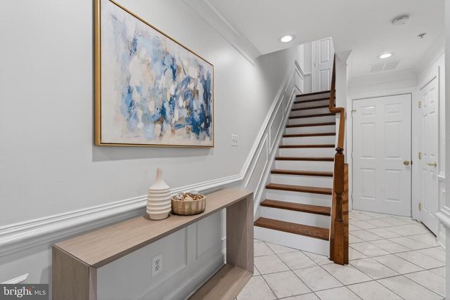 1221 ROUNDHOUSE LN, Alexandria, VA 22314