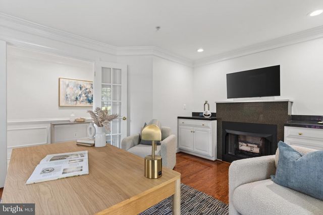 1221 ROUNDHOUSE LN, Alexandria, VA 22314