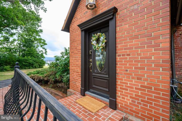 15376 CHARLES TOWN RD, Charles Town, WV 25414