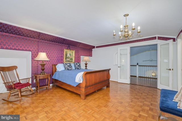 15376 CHARLES TOWN RD, Charles Town, WV 25414