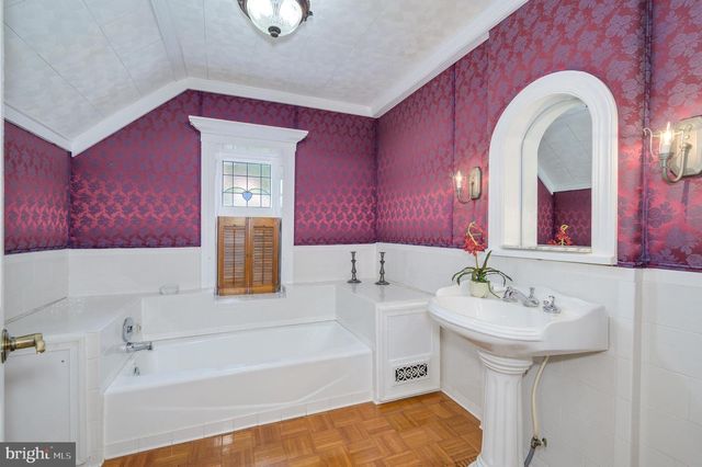 15376 CHARLES TOWN RD, Charles Town, WV 25414