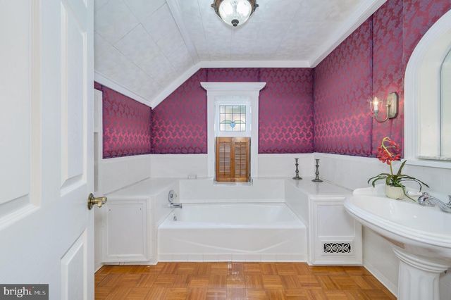 15376 CHARLES TOWN RD, Charles Town, WV 25414