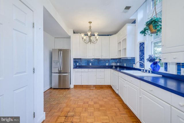 15376 CHARLES TOWN RD, Charles Town, WV 25414
