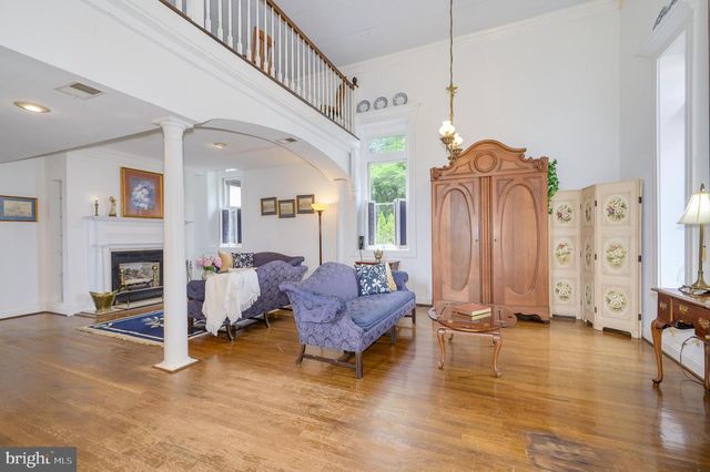 15376 CHARLES TOWN RD, Charles Town, WV 25414