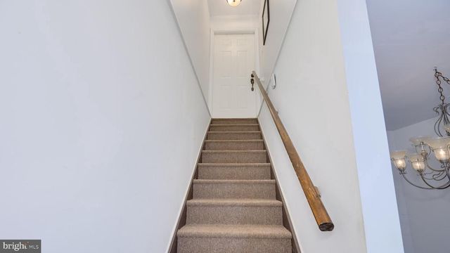 15376 CHARLES TOWN RD, Charles Town, WV 25414