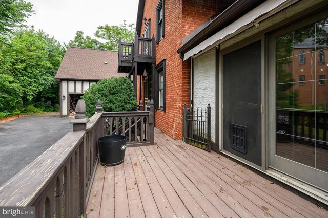 15376 CHARLES TOWN RD, Charles Town, WV 25414
