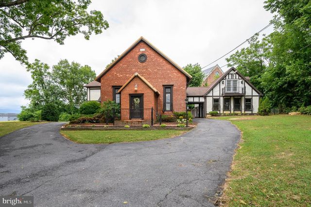 15376 CHARLES TOWN RD, Charles Town, WV 25414