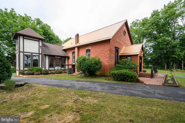 15376 CHARLES TOWN RD, Charles Town, WV 25414