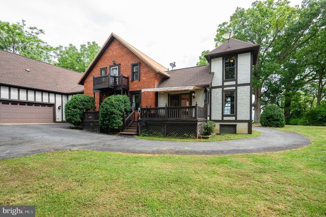 15376 CHARLES TOWN RD, Charles Town, WV 25414