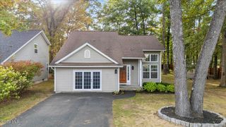 2 Woodthrush Court, Ballston Spa, NY 12020